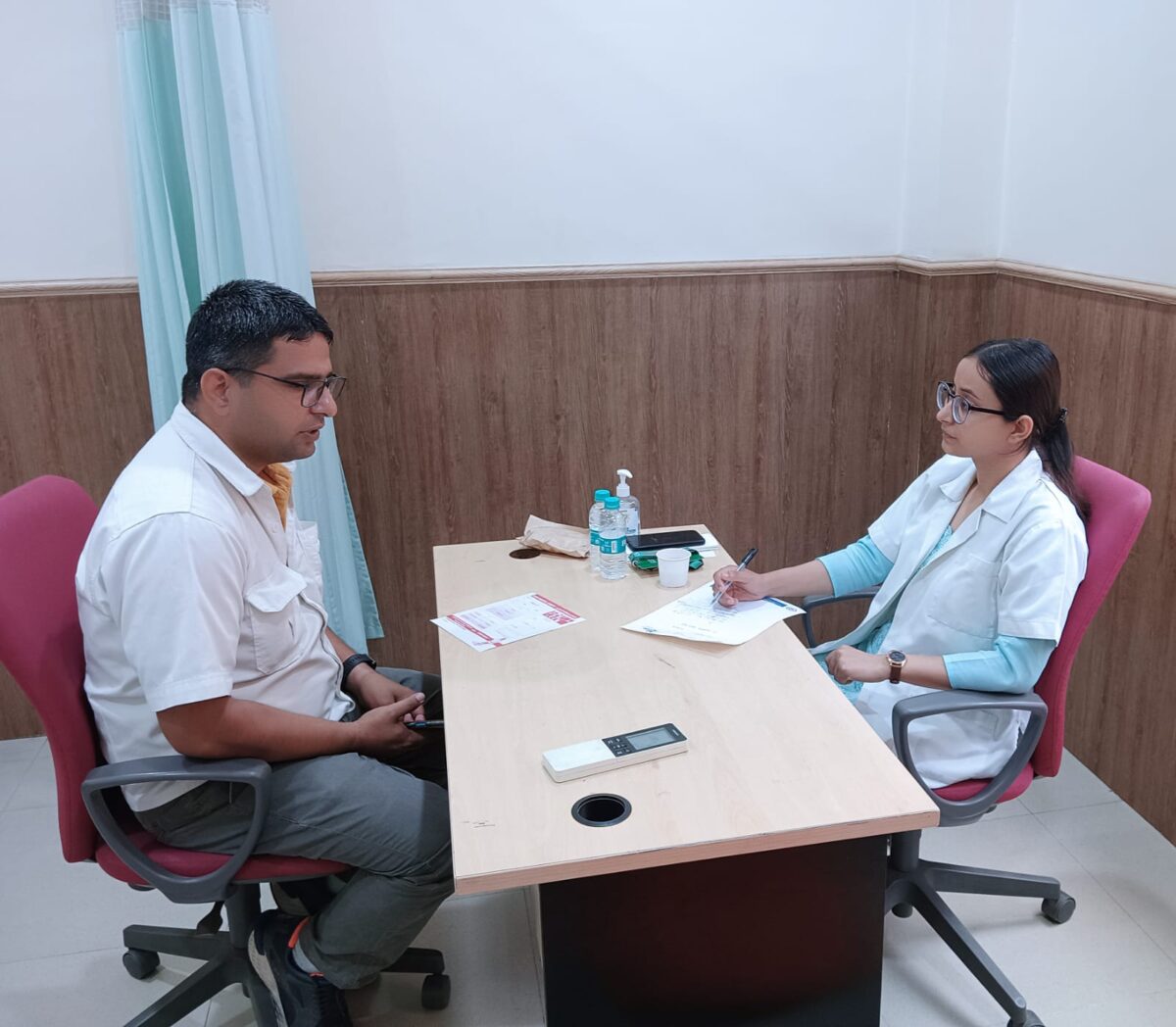 Apollo Hospital Noida collaborates with Billabong High International School for a health check-up camp